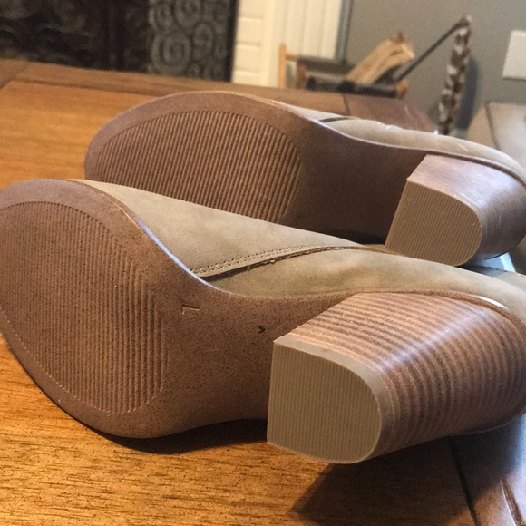 Michael Shannon taupe booties - Picture 4 of 4